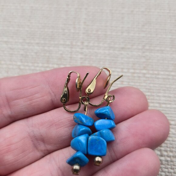 Gold Plated Blue Howlite Stone Clip On Dangle Earrings A6281 - Picture 3 of 5